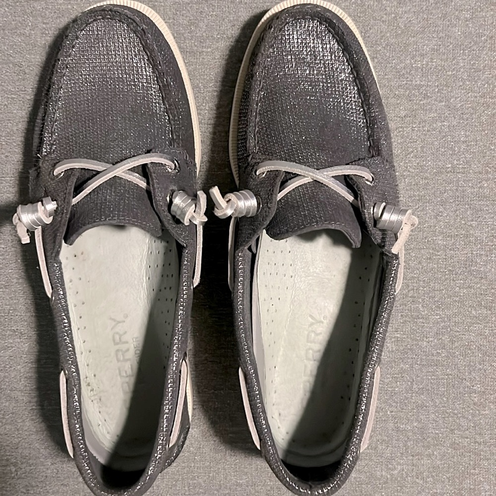 Sz 6 Silver Metallic Sparkle Sperrys- women’s